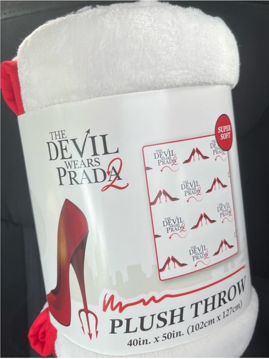 Devils Wear Prada Other - Limited edition Devil Wears Prada 2 Plush Throw